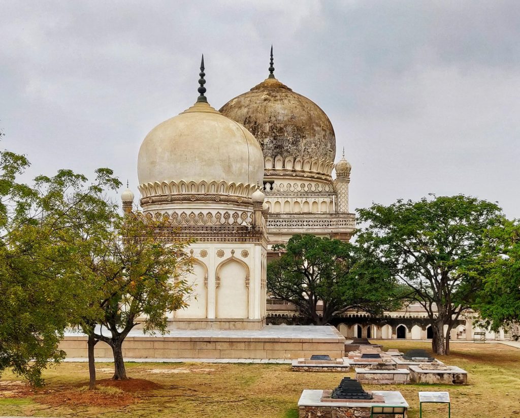 theHyra.com_Qutub_Shahi_Tombs_Hyderabad__ImageAuthor_sudheer-meduri.jpg